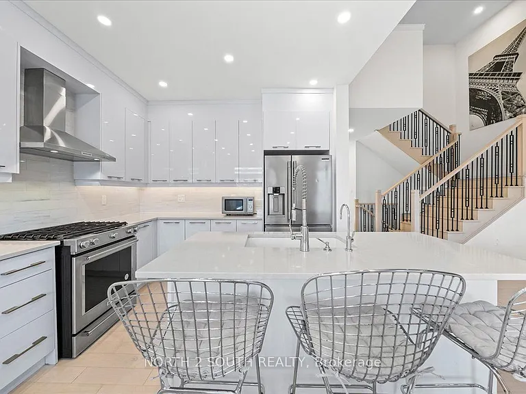 118 Berkely St — Photo 12