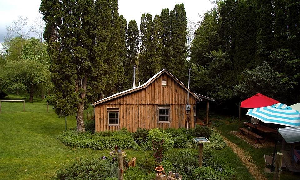 1st image of 989 Briar Patch Mountain Rd