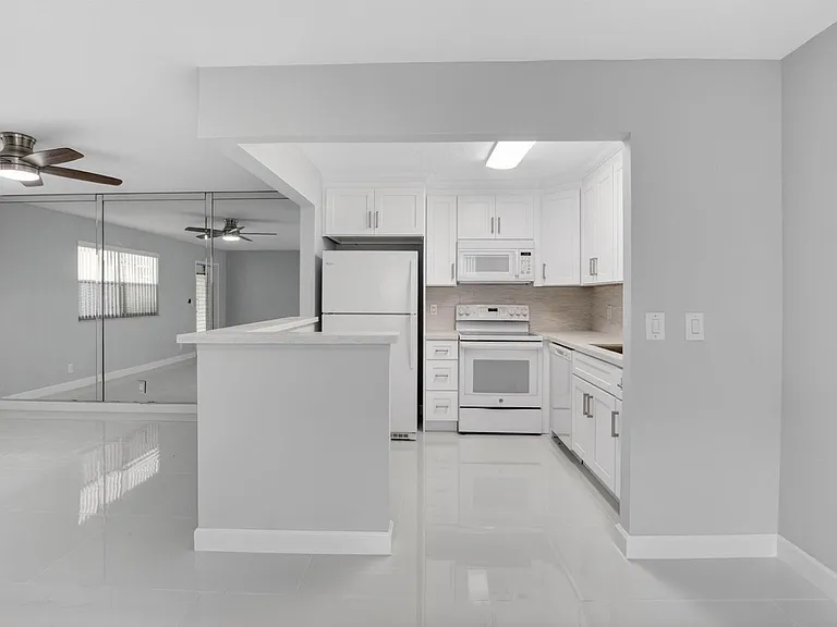 11 Brittany Ave #A — Photo 13