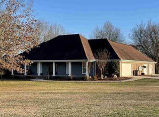 977 Red Oak Rd, Pelahatchie, MS 39145