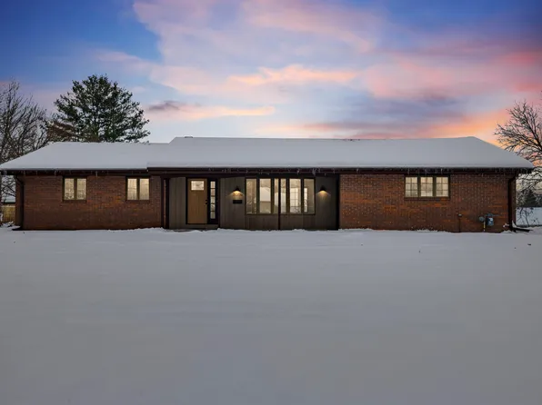 3016 W 32nd St, Dubuque, IA 52001