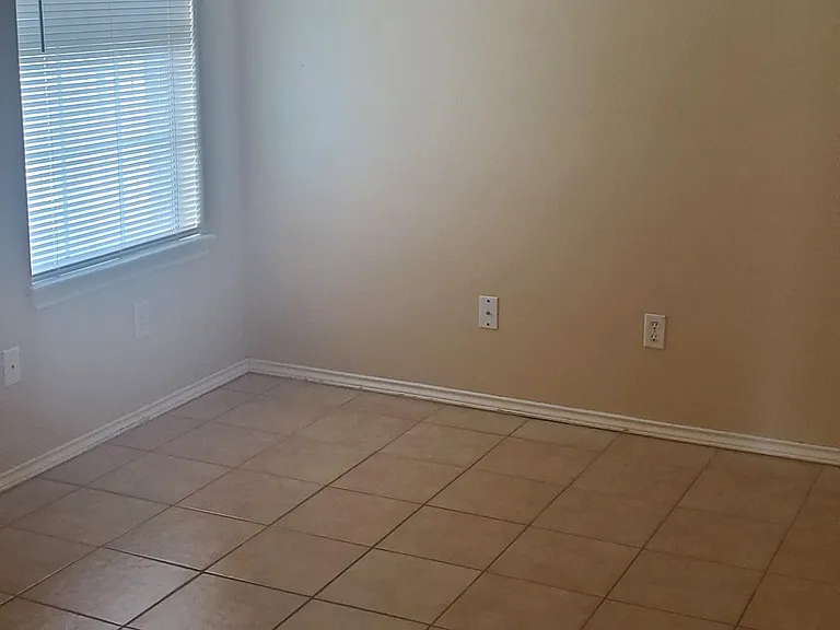 Santa Fe Apartments — Photo 6
