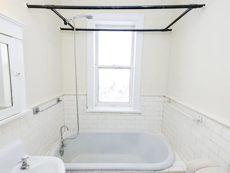 James Apartments | 2886 — Photo 18