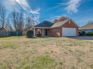 151 E Rob St, Farmington, AR 72730