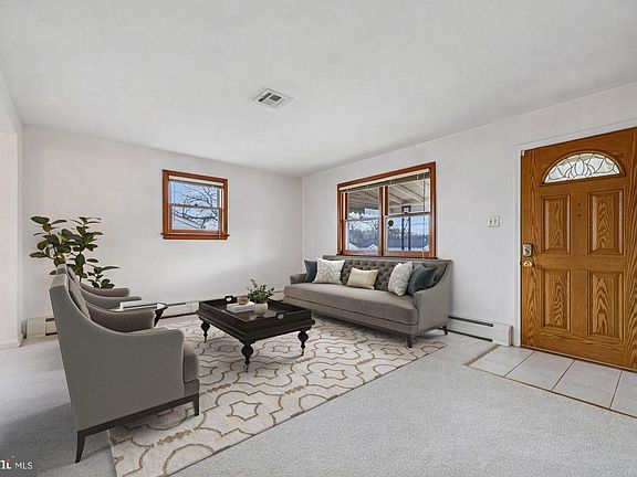 3rd image of 4717 Topping Rd