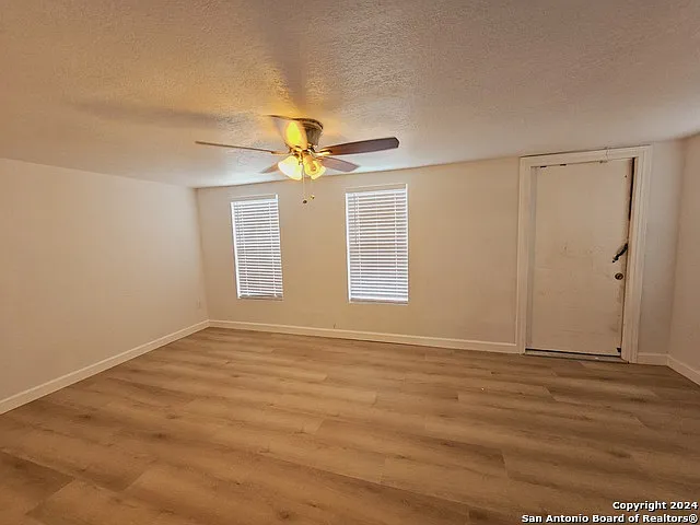6700 Yellow Rose St — Photo 33
