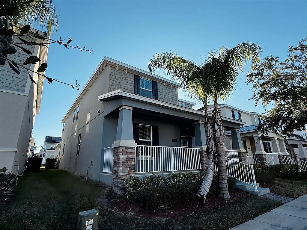 5 bed, 3.0 bath, 2638 sqft, $3,250 — Photo 2