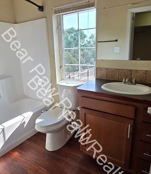 322 Hacienda Ct — Photo 9