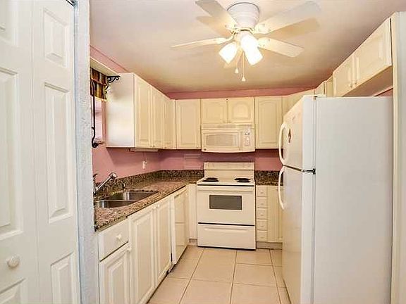 4th image of 4235 N University Dr APT 303