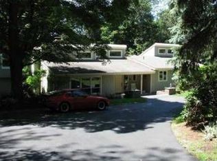 209 Spook Rock Rd, Suffern, NY 10901