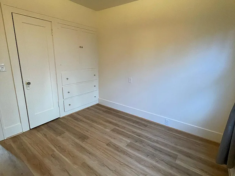 404 SE 83rd Ave — Photo 18