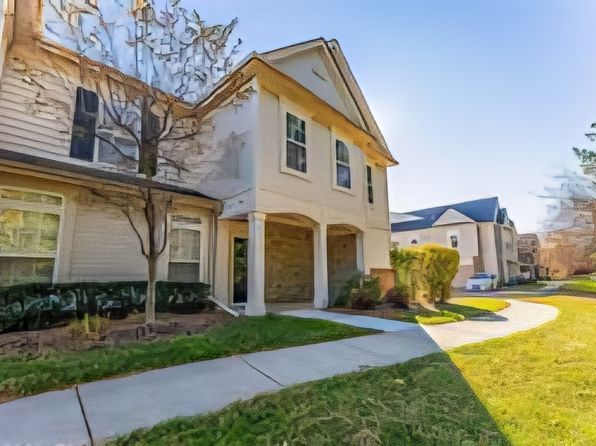 16211 Addington Dr