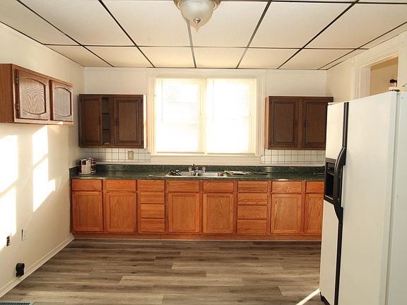 5th image of 818 N Main Ave