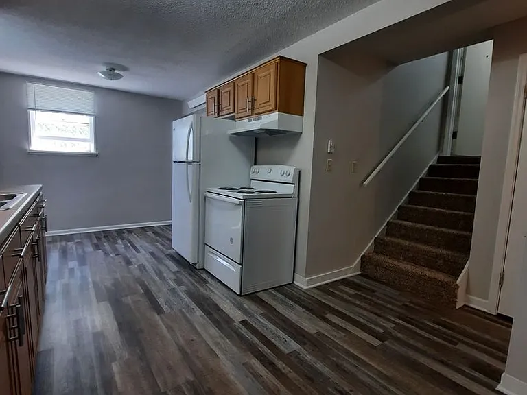 644 Holcomb Ave — Photo 2