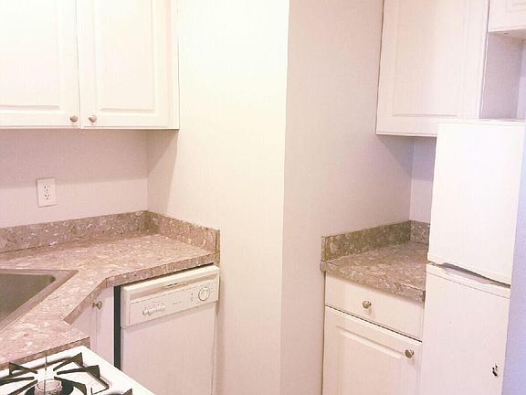 5th image of 649 W Ferry APT 2