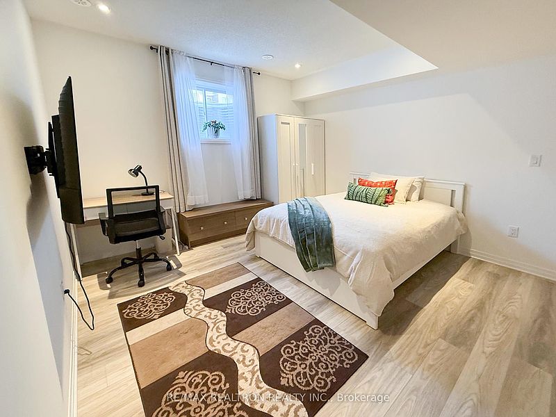 Oakville Townhouse for rent - 0 Bedrooms — photo 5