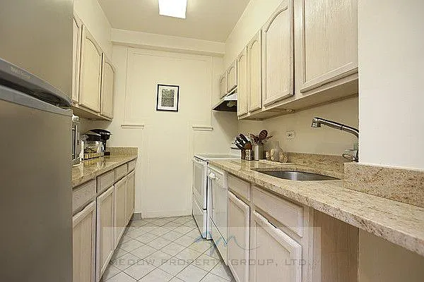 Rented by Medow Property | media 17