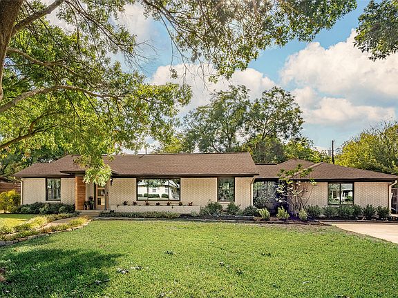 3rd image of 1131 Wicklow Dr