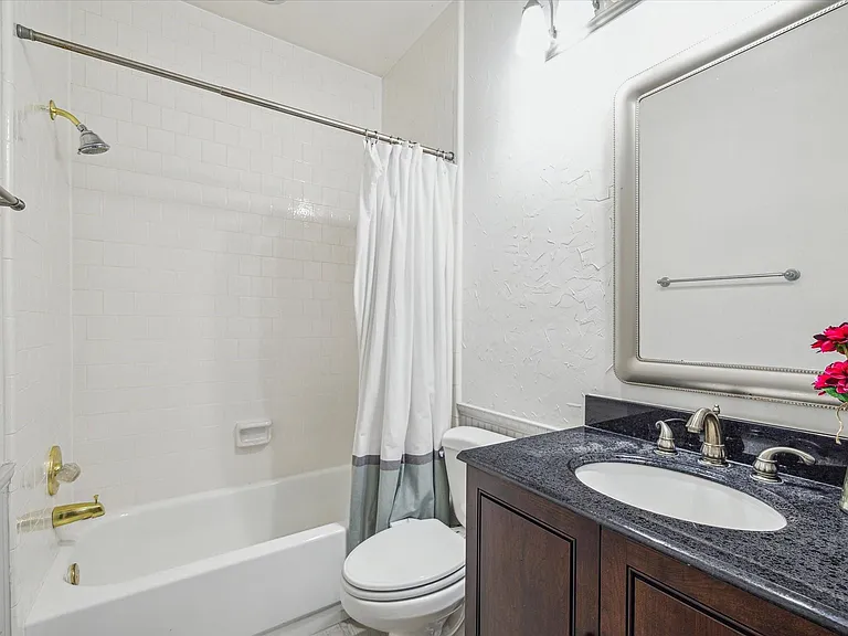 2715 Oakland Dr — Photo 30