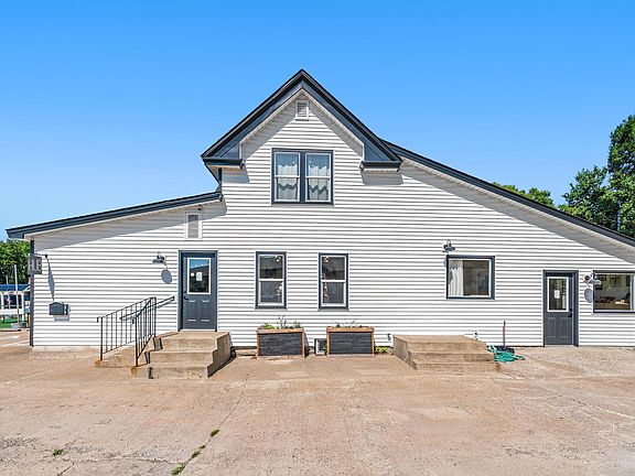 4th image of 623 E Main St