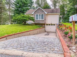 1 Lake View Dr E, Wurtsboro, NY 12790