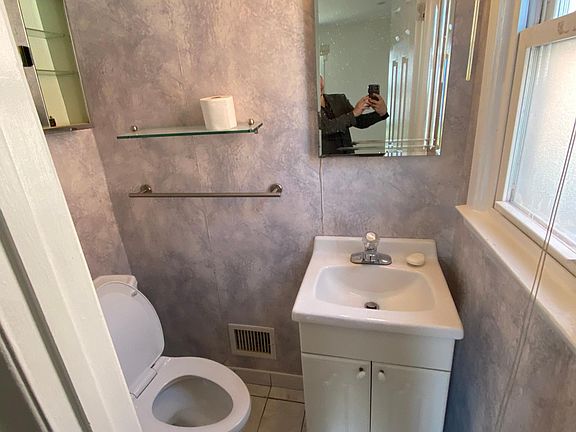 5th image of 1547 208th St Floor 1