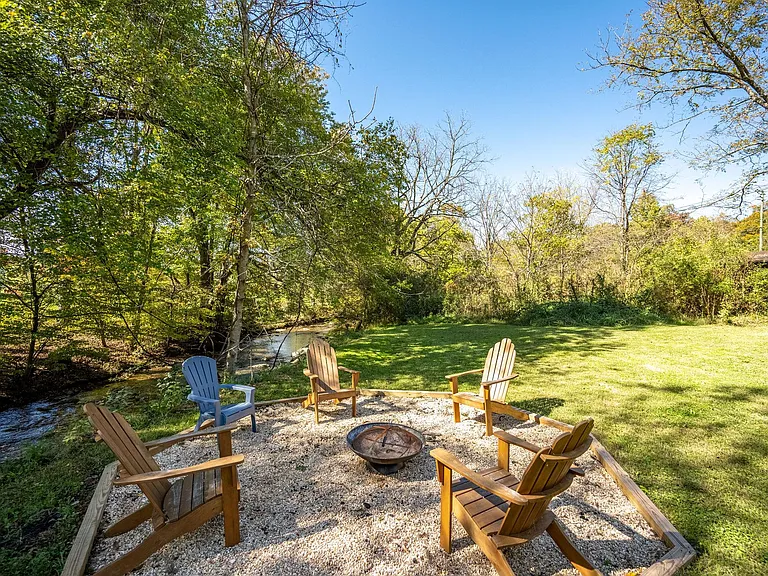 435 Reems Creek Rd — Photo 43