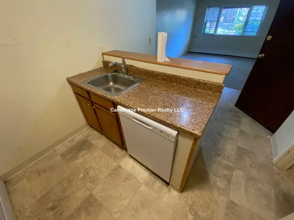 148 Sycamore St, Somerville, MA