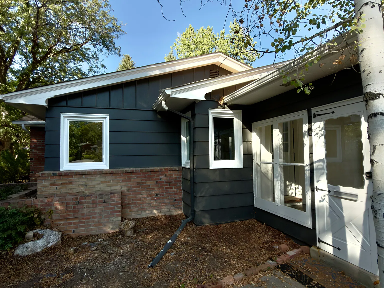 4 bed, 2292 sqft, $2,800 — Photo 3