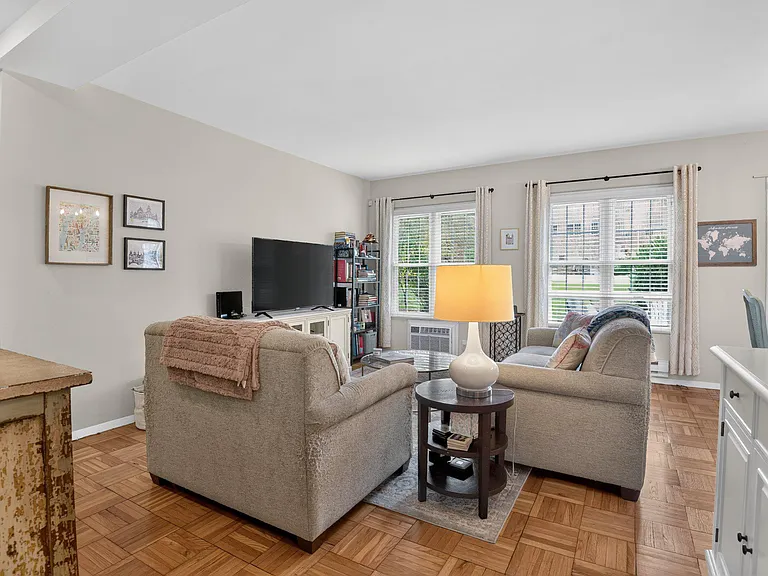 3458 Martha Custis Dr — Photo 5