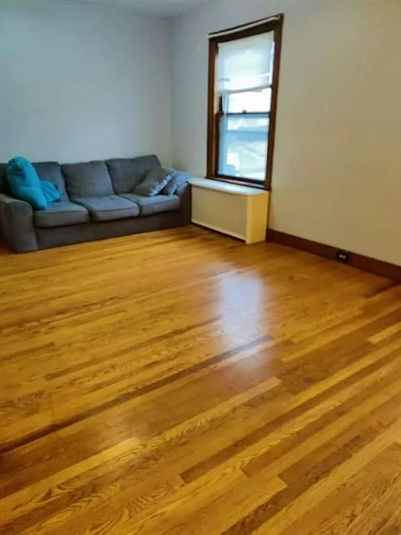 2 bed, 1.0 bath, 850 sqft, $1,100 — Photo 2