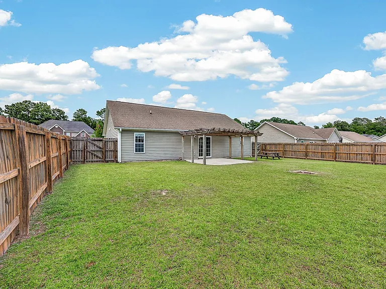 210 Riverstone Ct — Photo 24