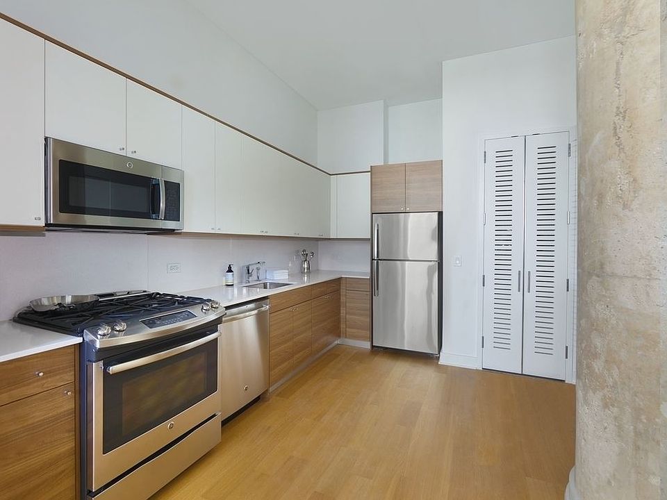 1st image of 4322 Queens St APT 258