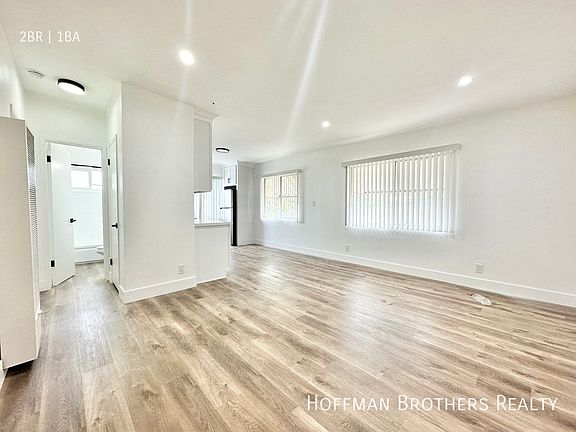 4th image of 2278 W Adams Blvd #2A
