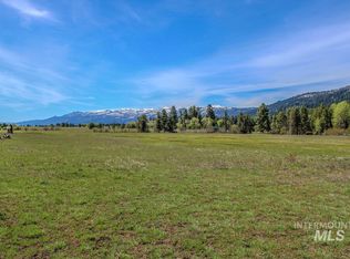 1895 Little Pine Rd, Donnelly, ID 83615