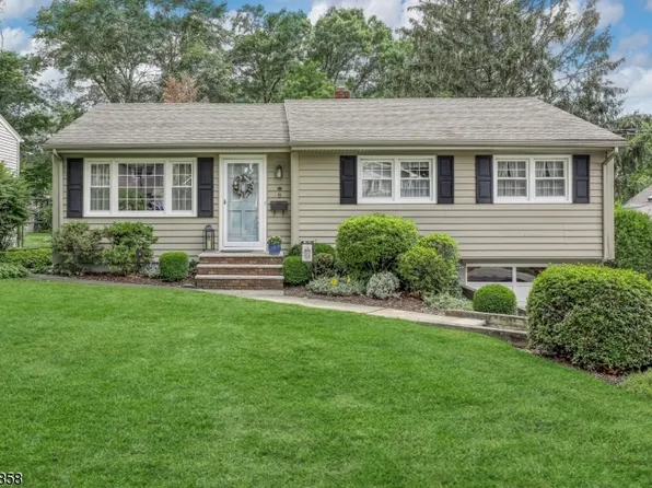 8 Winters St, Oakland Boro, NJ 07436