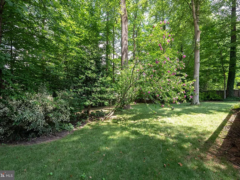 6506 Bellamine Ct — Photo 37