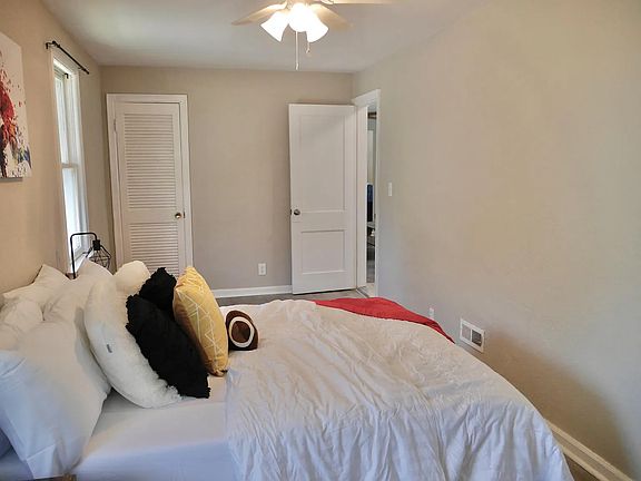 2nd image of 1130 Missouri Ave APT 2