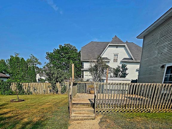 3rd image of 213 W Monowau St