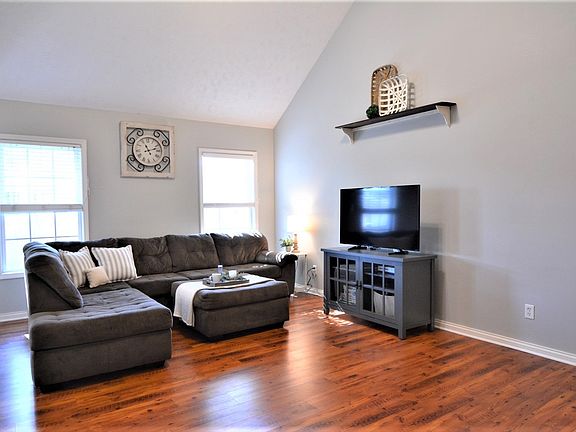 3rd image of 4607 Baywood Ct