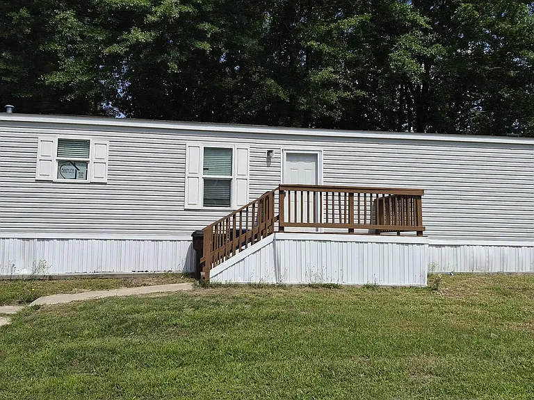 1 Thornwood Dr — Photo 5