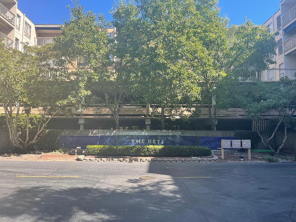1st image of 310 N Civic Dr APT 310