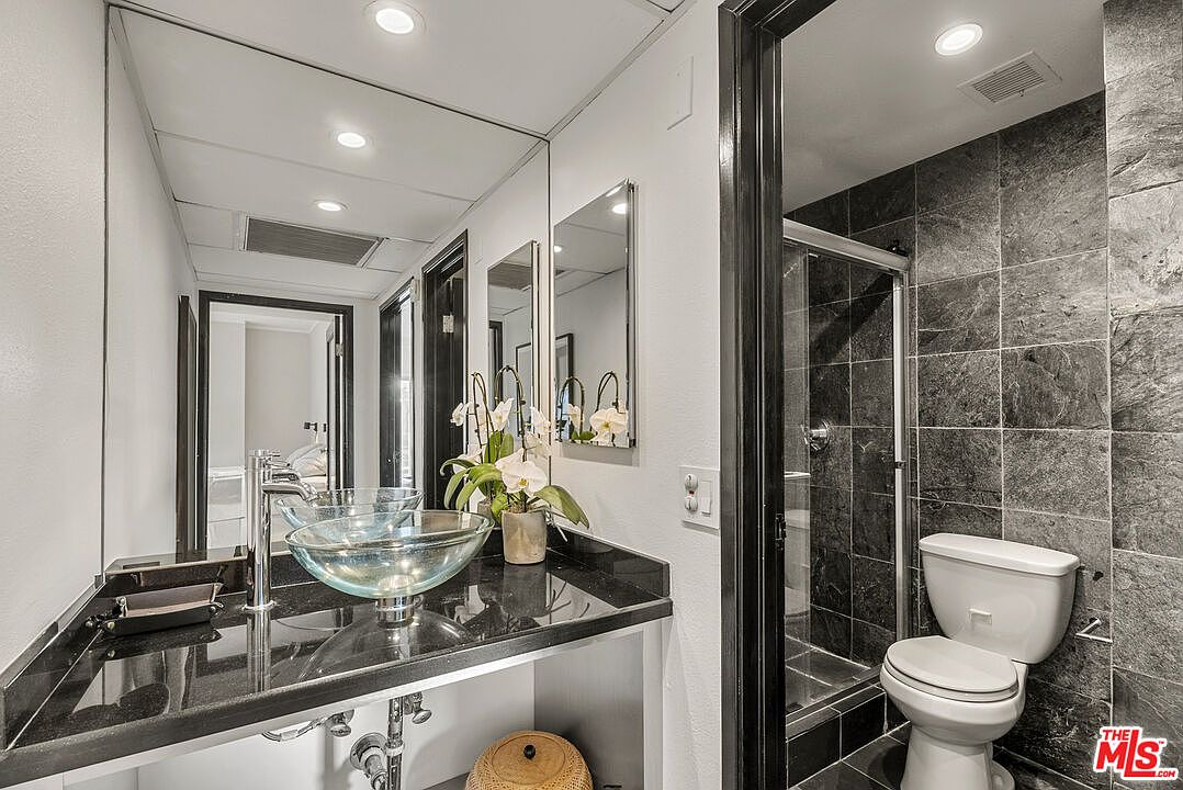 Park Wellington Condo — photo 8