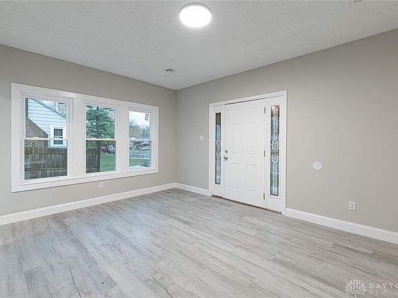 3rd image of 2113 Winton St