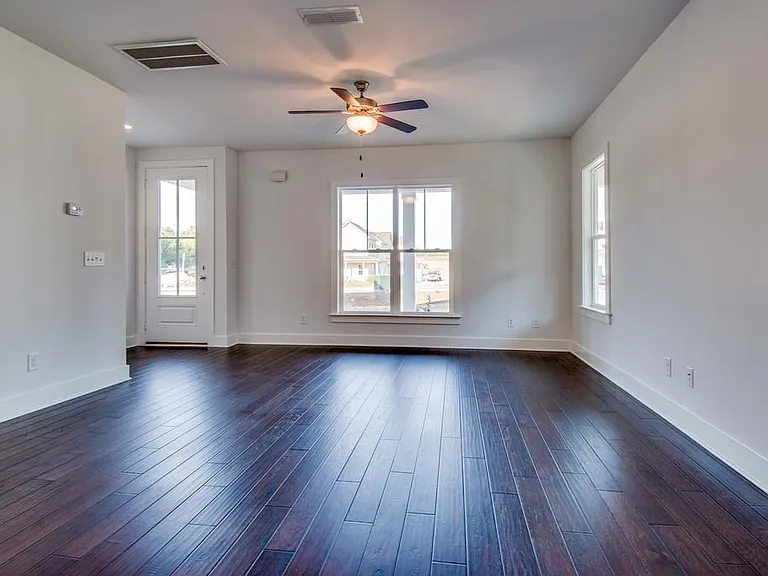707 Cottage Park Dr — Photo 14