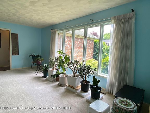 4th image of 2146 Riverwood Dr