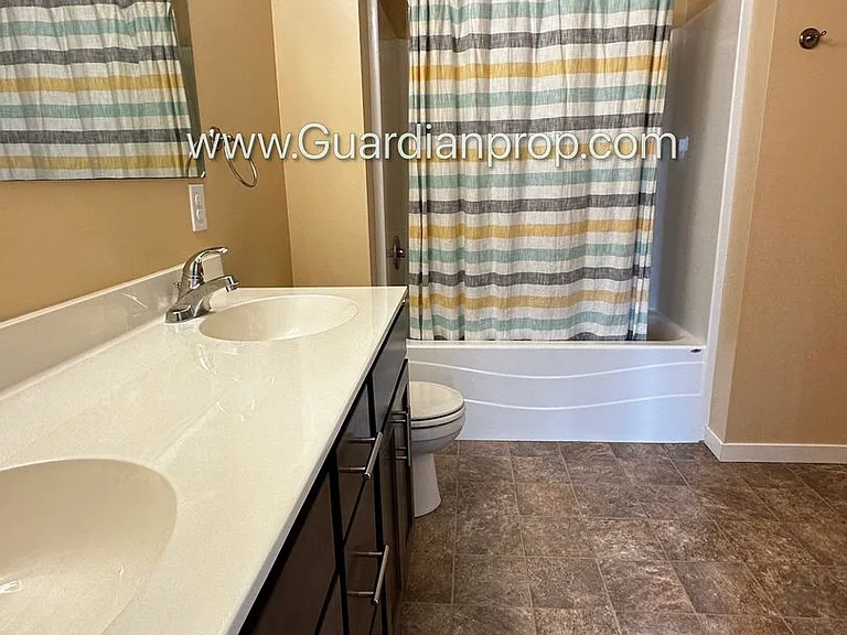 11920 Emery Village Dr N — Photo 7