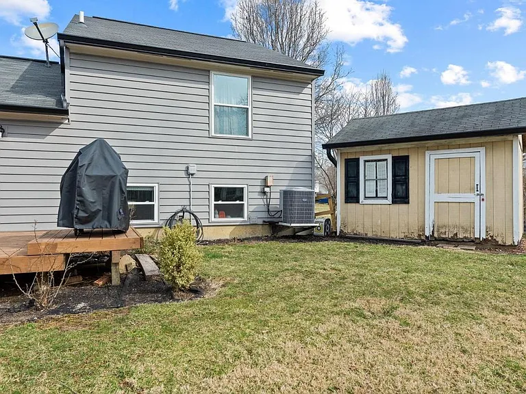 1353 Firethorne Dr — Photo 26