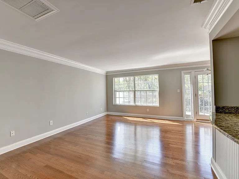 6980 Roswell Rd #C5 — Photo 1