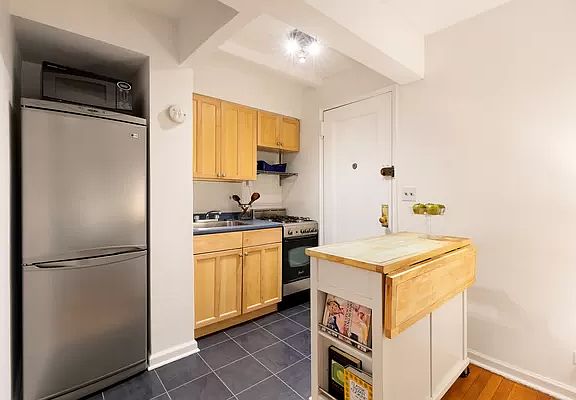 3rd image of 50-54 E 8th St #1G